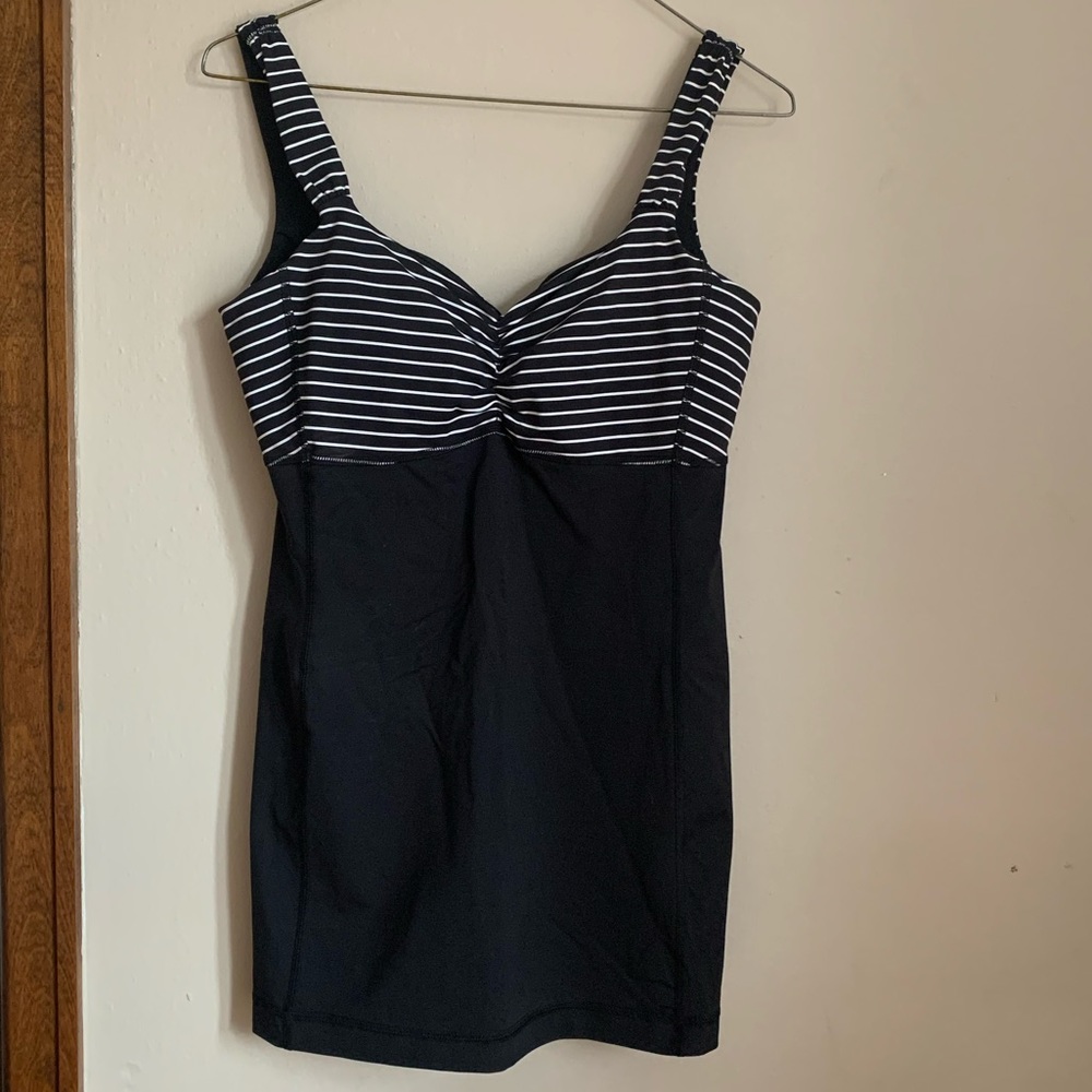 Lululemon Aria Tank II size 8 - Picture 7 of 8